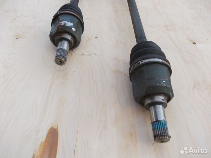 Привод передний Mitsubishi Galant 8 EA1A