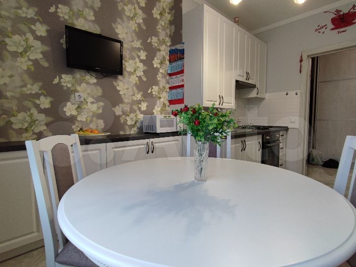 2-к. квартира, 60 м², 2/9 эт.