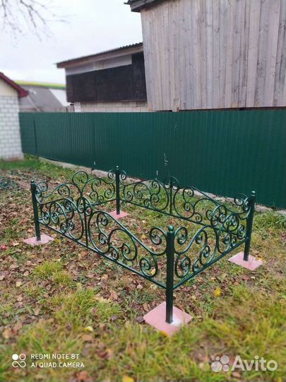 Ограды на кладбище