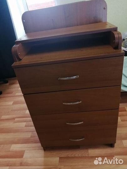 Детская кроватка с маятником и ящиком