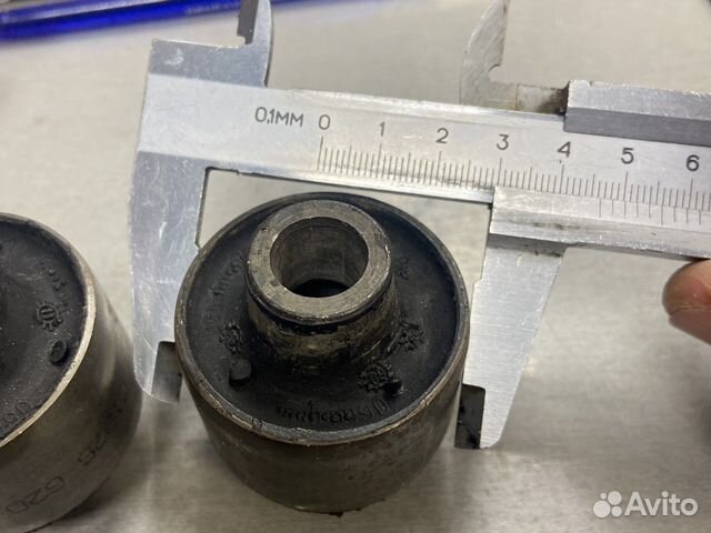 Сайлентблок рычага внутр. Audi 100 c3