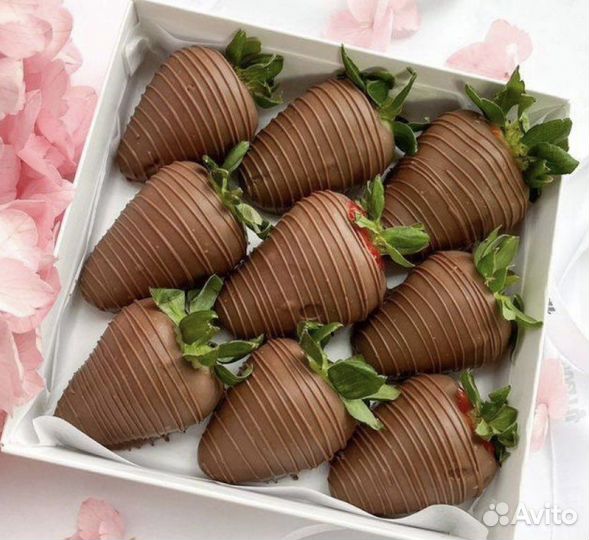 Клубника в шоколаде, шоко-буквы, капкейки