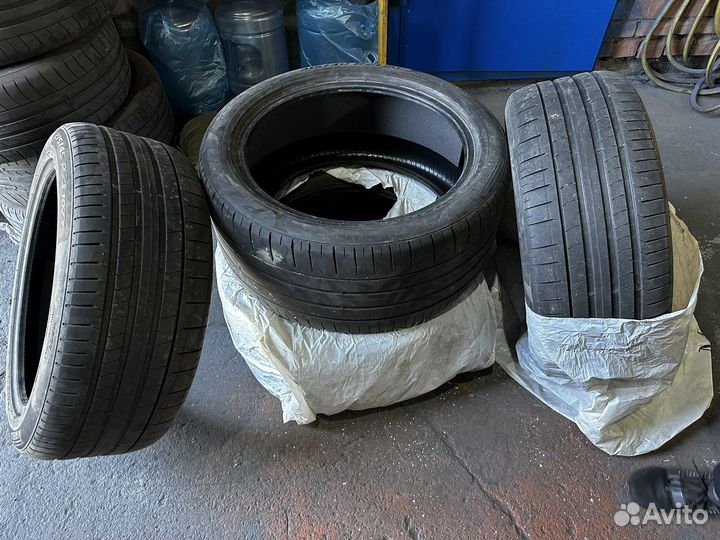 Pirelli P Zero 275/45 R21 и 315/40 R21 107Y