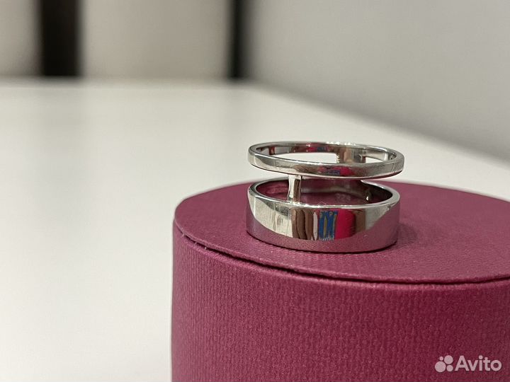 Серебряное кольцо