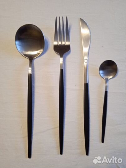 Набор столовых приборов новый