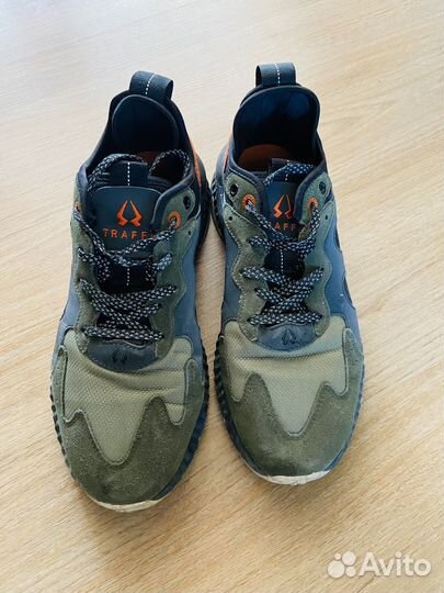 Кроссовки Traffa