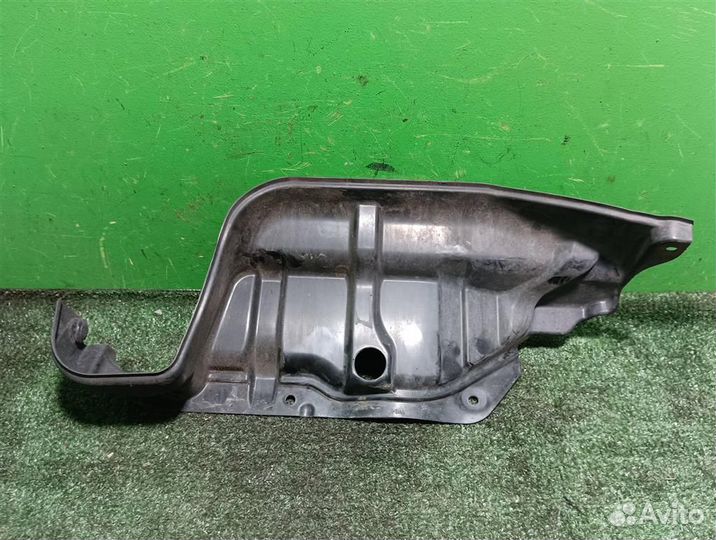 Пыльник двигателя боковой правый Suzuki Ignis 2007