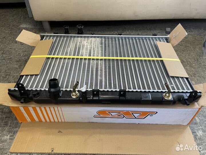 Радиатор охлаждения Honda Civic 4D