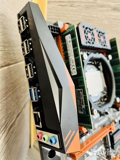 Huananzhi x99 2011 Xeon 2696v3 32gb DDR4