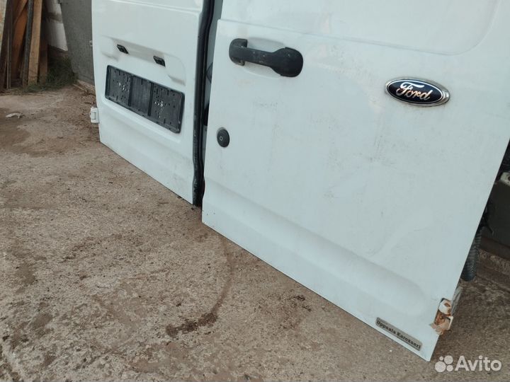 Задние двери Ford Transit Connect 1