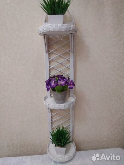 Подставка для цветов настенная