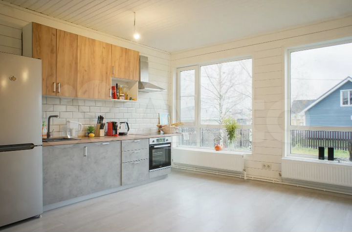 Дом 173 м² на участке 9,5 сот.