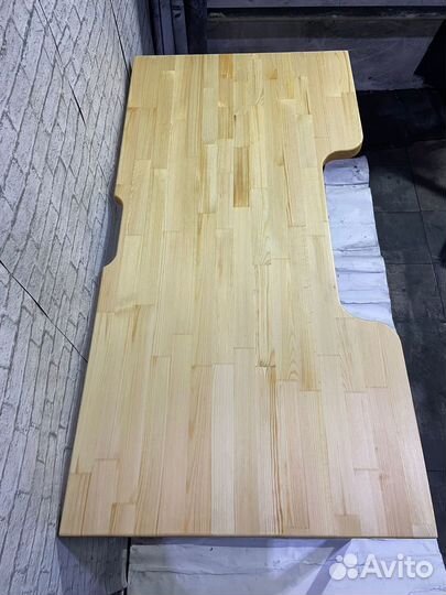 Стол компьютерный в стиле лофт с вырезом