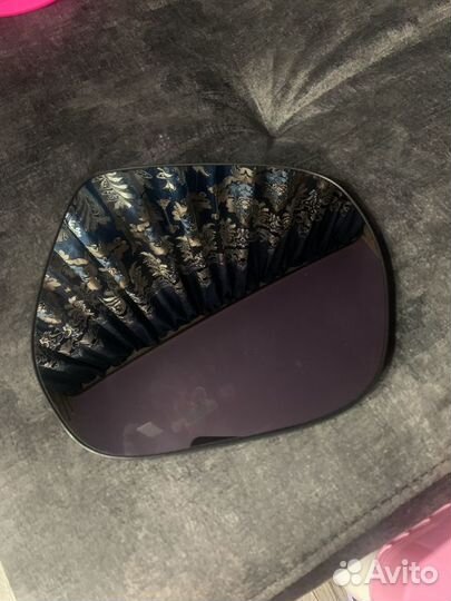 Боковое зеркало