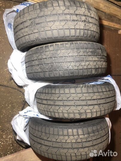 Toyo Observe Garit GIZ 225/50 R17 94Q
