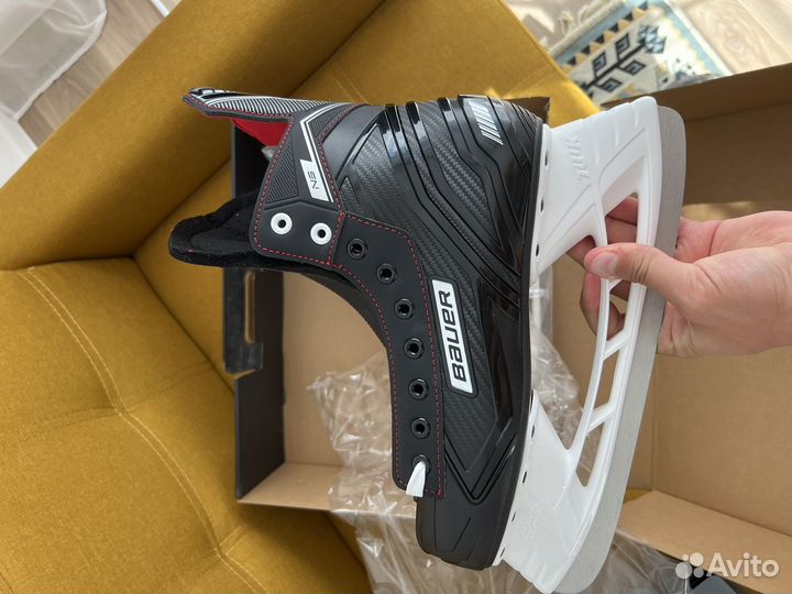 Коньки хоккейные