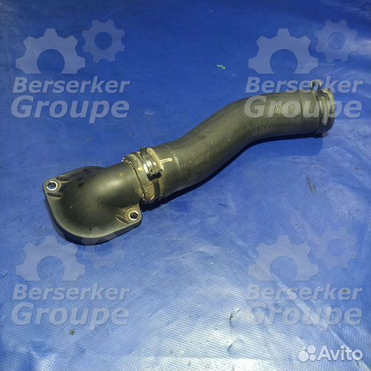 Патрубок системы охлаждения Crafter 2.5TDI