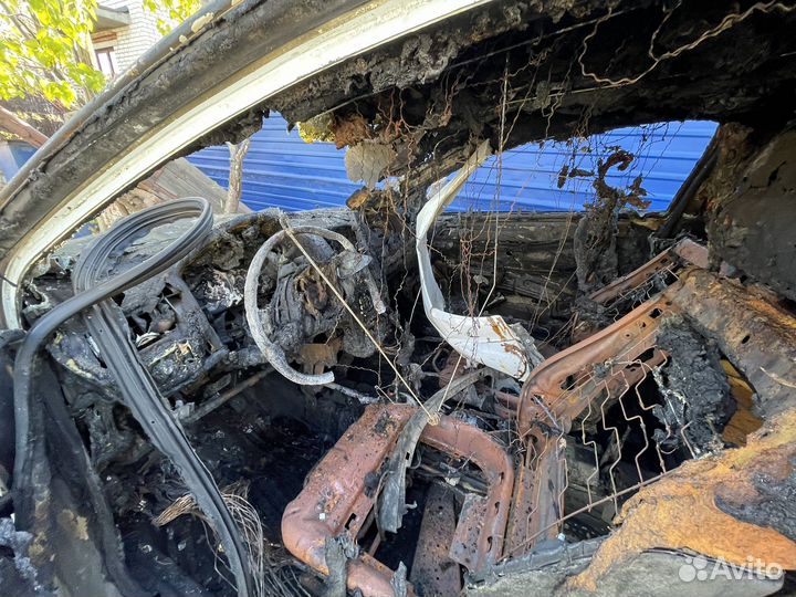 Opel Astra GTC 1.8 МТ, 2011, битый, 150 000 км