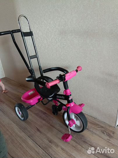 Детский велосипед с ручкой