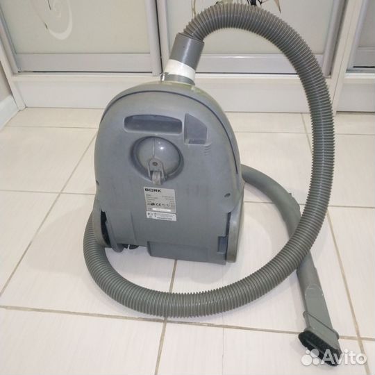 Пылесос Bork 1700W