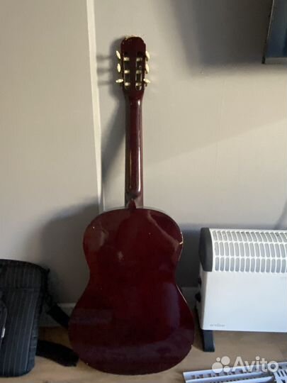 Классическая гитара шестиструнная