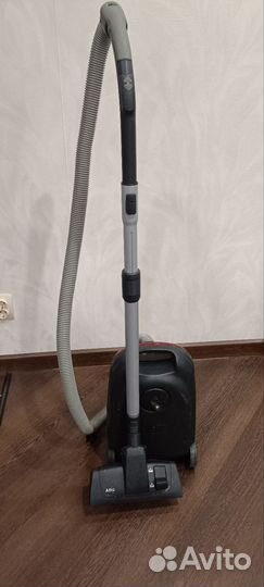 Пылесос AEG б/у