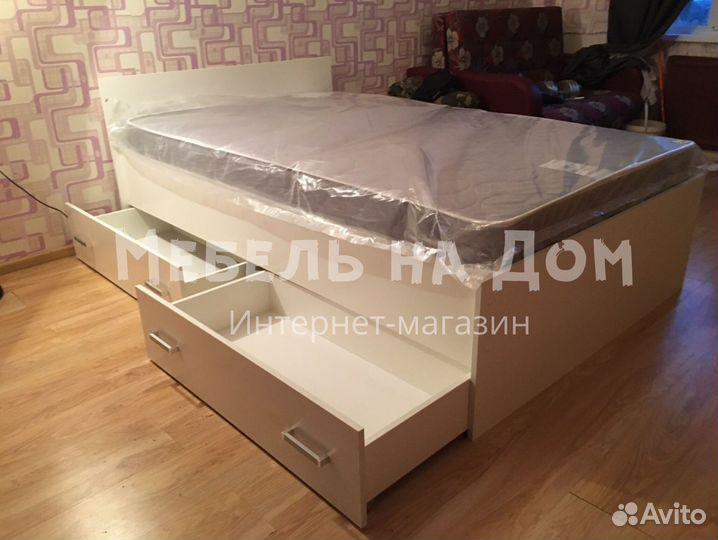 Кровать