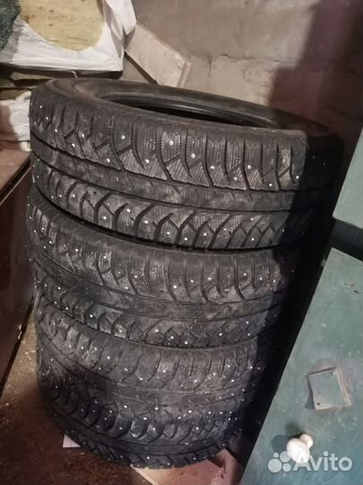 Bridgestone Ice Cruiser 5000 235/70 R16