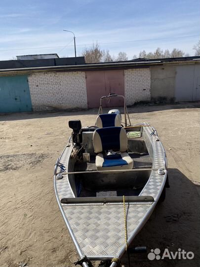 Лодка Wellboat-37 (Вельбот-37)