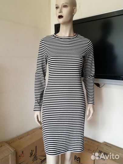 Платье (h&m) M