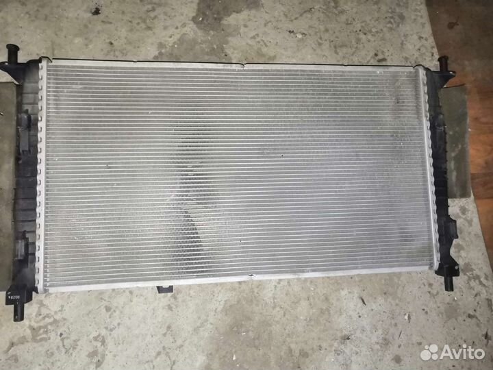 Радиатор mazda 3 мкп 2012год