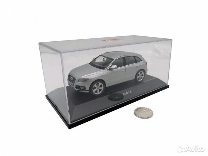 Модель автомобиля Schuco 45756200 Audi Q5 1:43