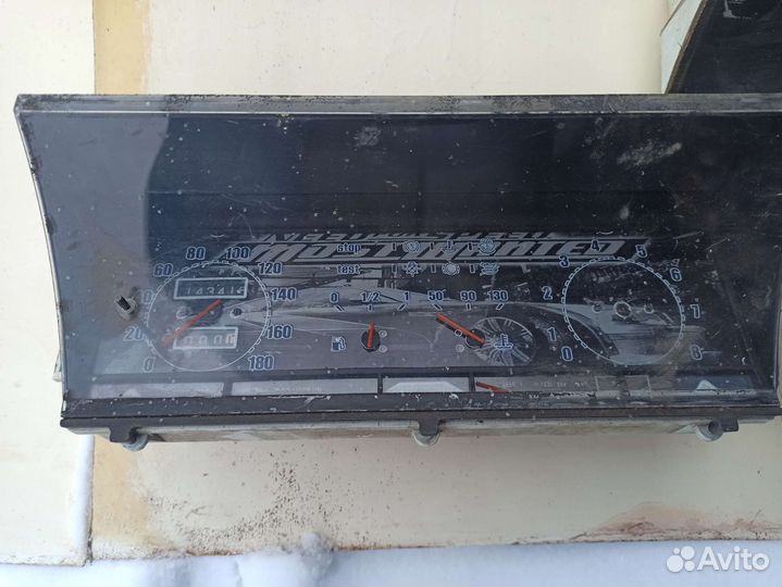 Панель приборов