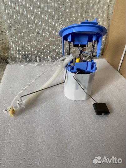 Правый модуль топливного насоса W204