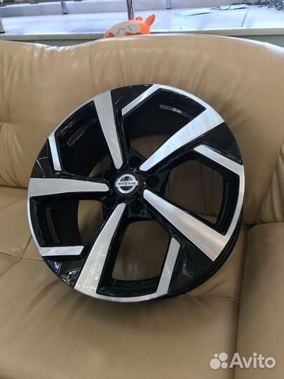 Диски Replica R18 5*114.3 ET 40 66.1 Nissan NS156