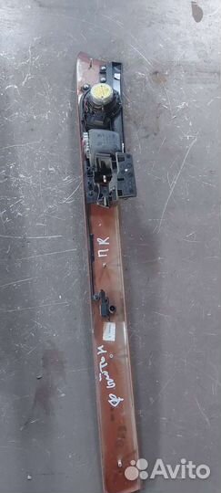 Молдинг дверных обшивок на Volkswagen Phaeton