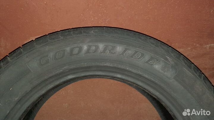 Goodride SU318 H/T 215/65 R17 99H