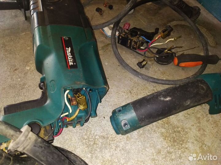 Makita HR 2540 перфоратор на запчасти