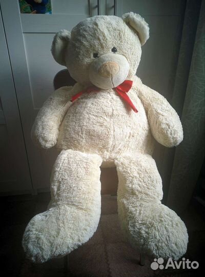 Большой плюшевый мишка