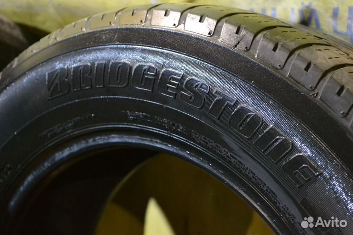 Bridgestone Dueler H/T D687 225/65 R17