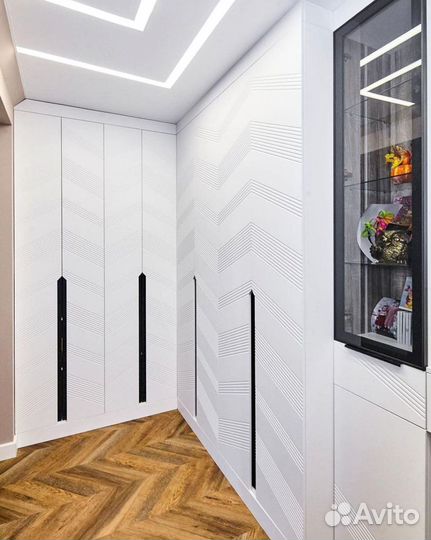 Шкаф распашной на заказ. Доставка и сборка