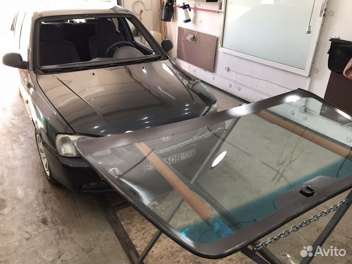 Лобовое стекло на Hyundai accent / Акцент