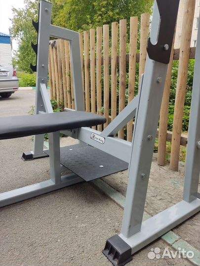 Профессиональная скамья для жима как новая