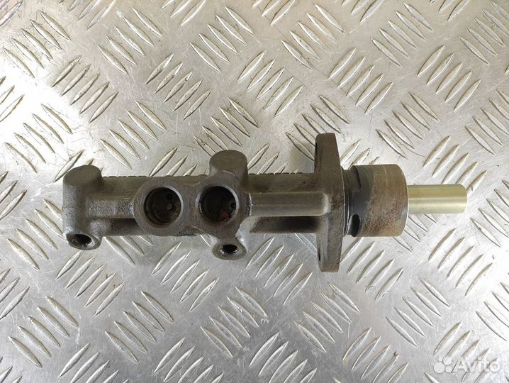 Цилиндр тормозов главный Vito 1996-2003