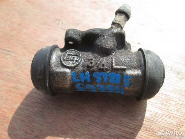 Рабочий тормозной цилиндр задний левый Toyota