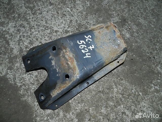 Кронштейн амортизатора передней оси верхн. лев./пр