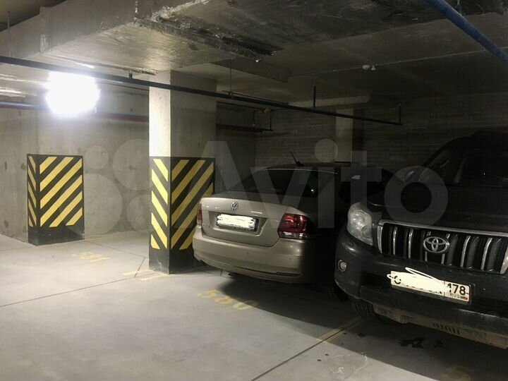 Машиноместо, 13 м²