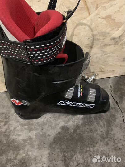Горнолыжные ботинки nordica