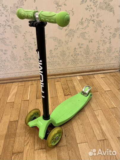 Самокат детский со светящимися колесами