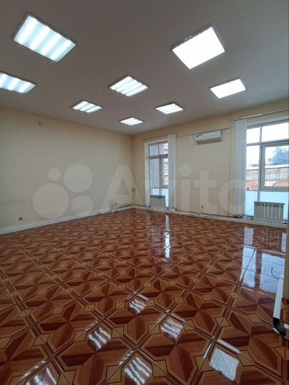 Салон, магазин, шоу-рум, офис, 83 м²